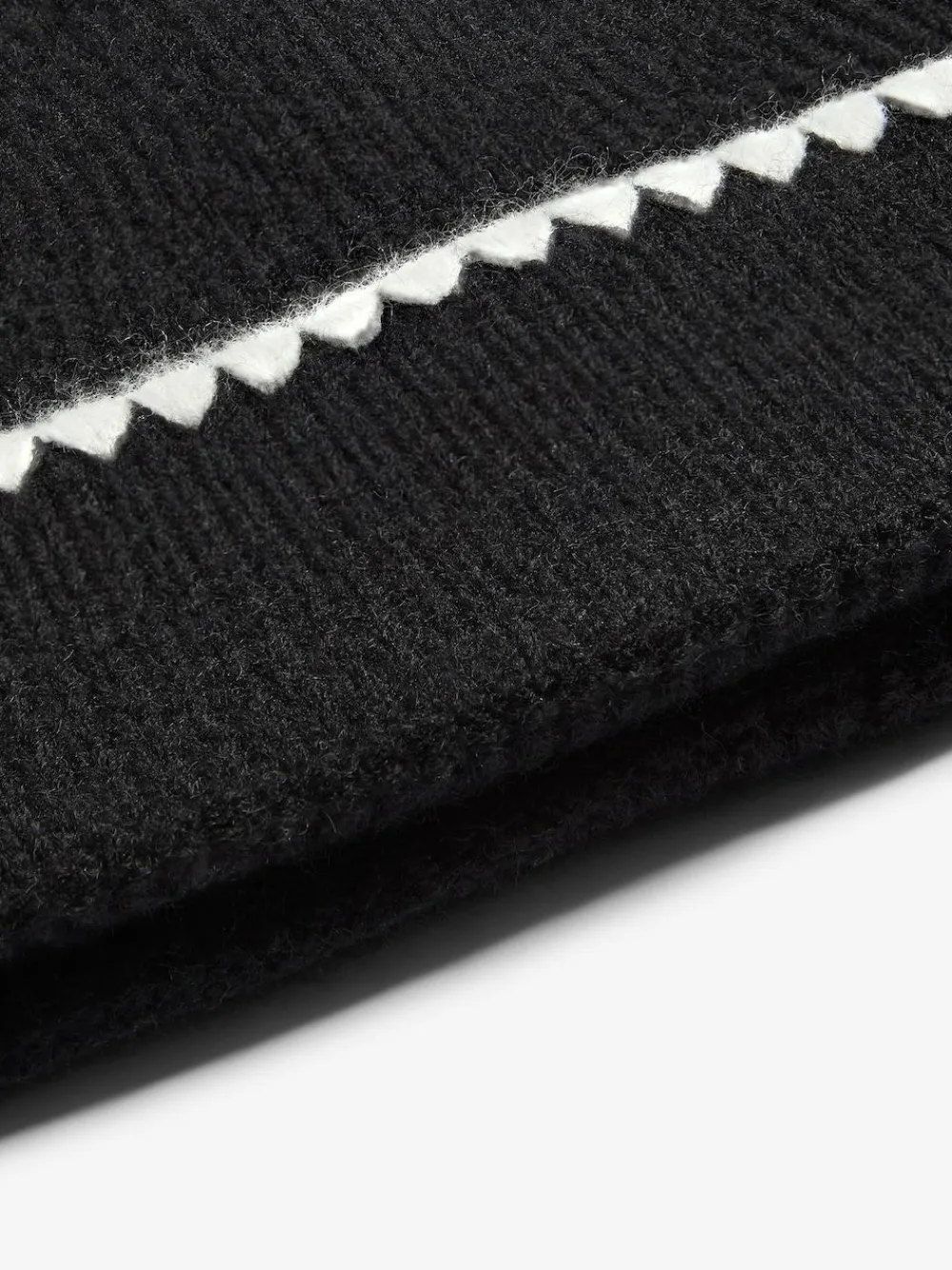 Lipsy Whipstitch Trim Beanie Hat^Women Hats, Gloves & Scarves|Hats, Gloves & Scarves