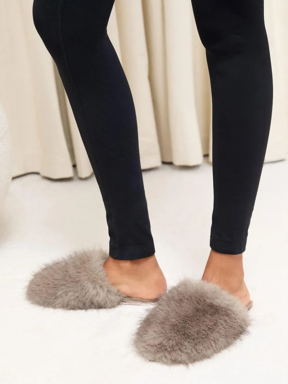 Lipsy Faux Fur Ultra Fluffy Close Toe Mule Nightwear Slippers Mocha