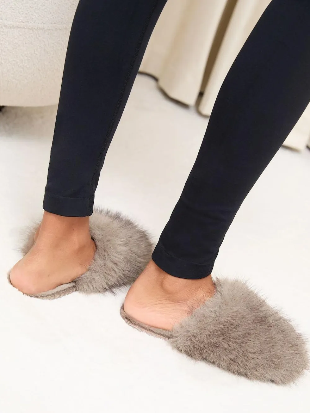 Lipsy Faux Fur Ultra Fluffy Close Toe Mule Nightwear Slippers Mocha
