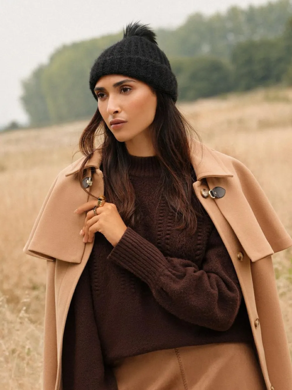 Online Love & Roses Black Cosy Pom Hat