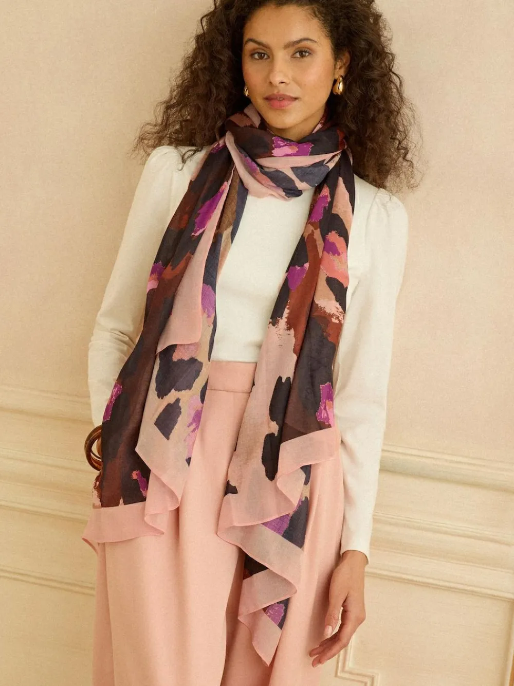 Love & Roses Chocolate and Pink Leo Print Lightweight Scarf^Women Hats, Gloves & Scarves|Hats, Gloves & Scarves