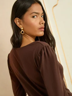 Love & Roses Chocolate Brown Scallop V-Neck Long Sleeve Jersey Top^Women Tops & T-Shirts|Occasionwear