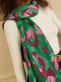 Outlet Love & Roses Green Leopard Print Lightweight Scarf