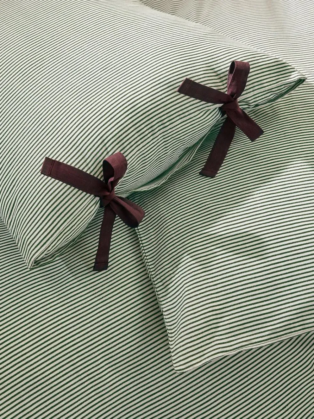 Outlet MADE.COM Ansel Stripe 100% Cotton Duvet Cover and Pillowcase Set Green