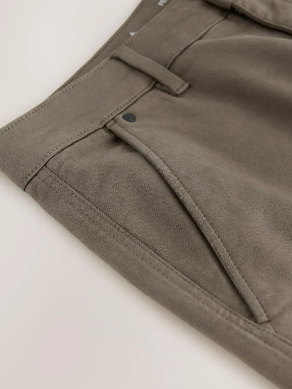 Online Next Slim Fit Slim Fit Motionflex Strech Cargo Trousers Mushroom