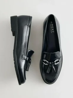 Hot Next Patent Tassel Hardware Detail Loafers Navy Patent