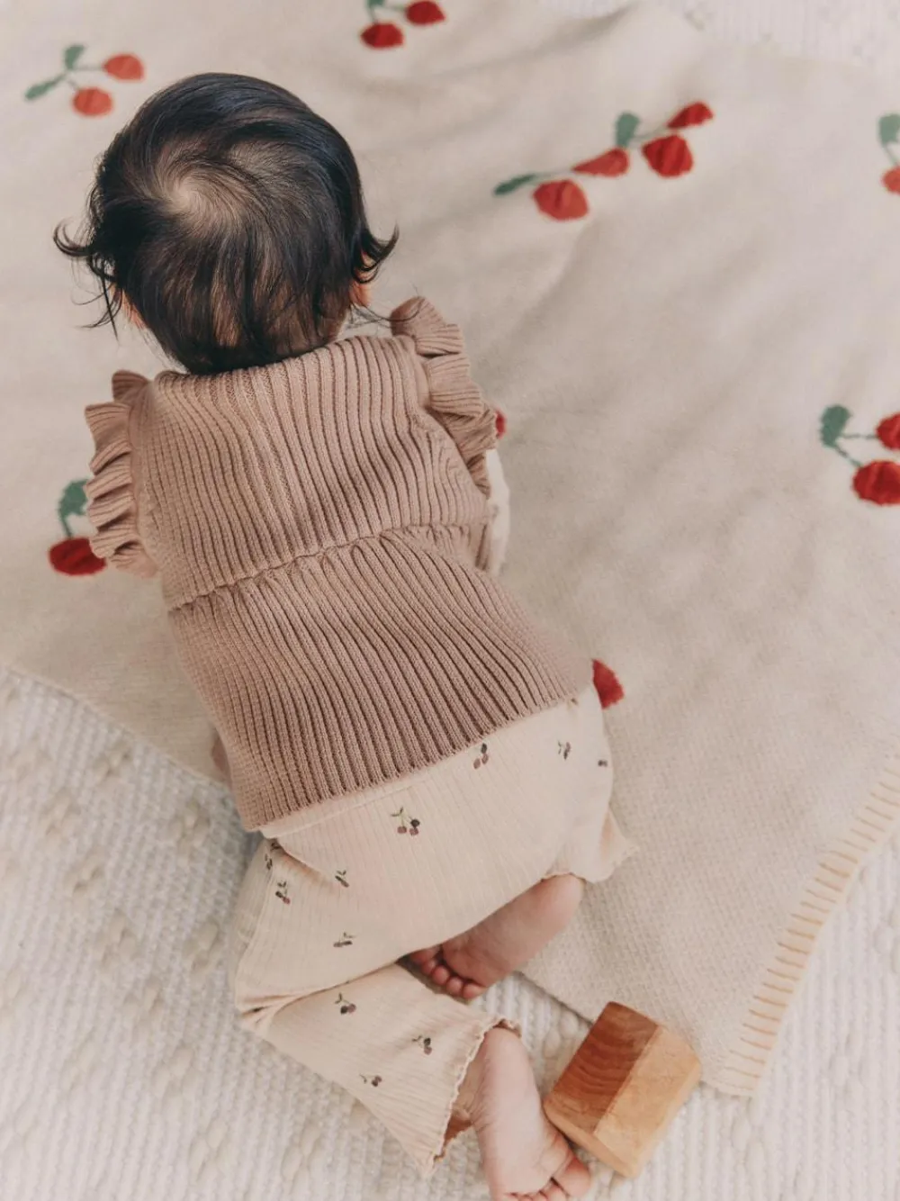 Sale Next Neutral Cherry Knitted Gilet, Long Sleeve Top and Leggings 3 Piece Set (0mths-3yrs)