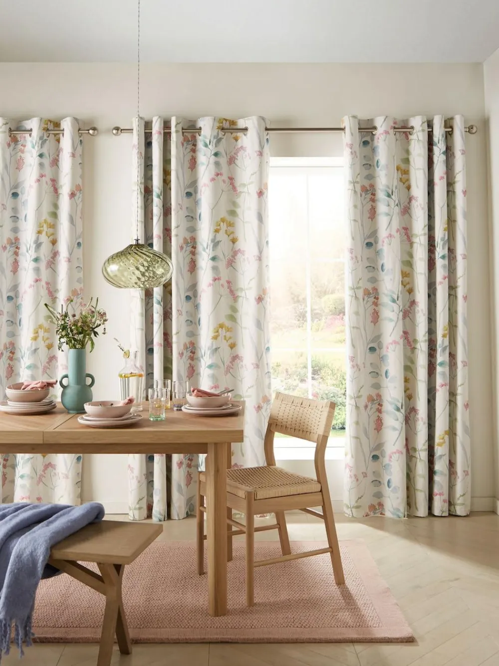 Outlet Next Isla Floral Print Blackout/Thermal Eyelet Curtains Pastel Multi Pink