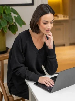 New Pour Moi The Softest Off Duty Relaxed V-Neck Sweatshirt Black