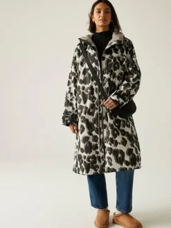 Clearance Regatta Natural Adult Waterproof Changing Robe