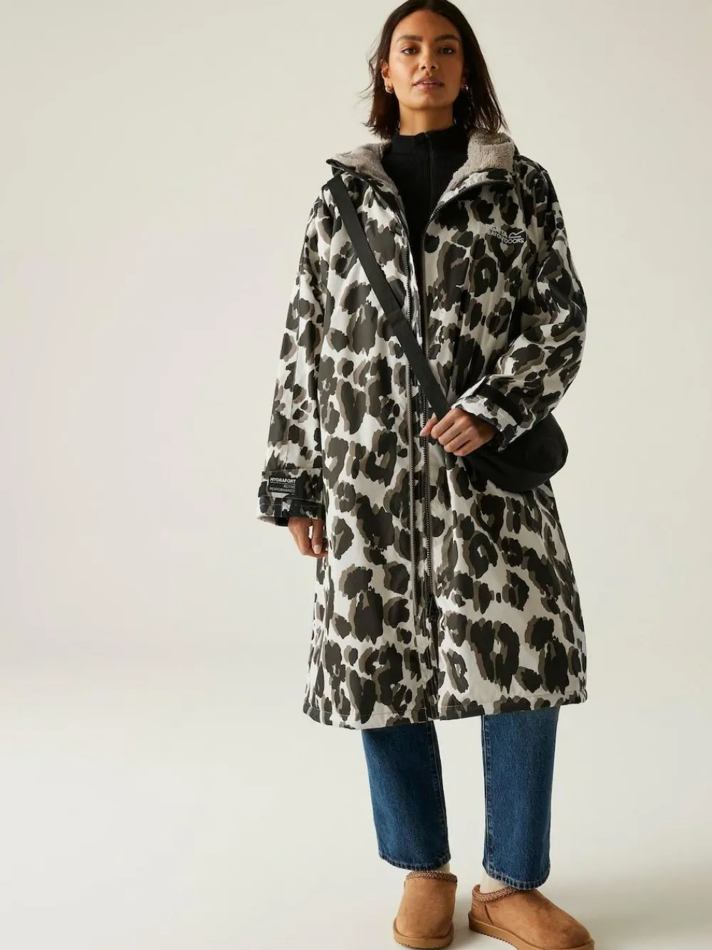 Clearance Regatta Natural Adult Waterproof Changing Robe