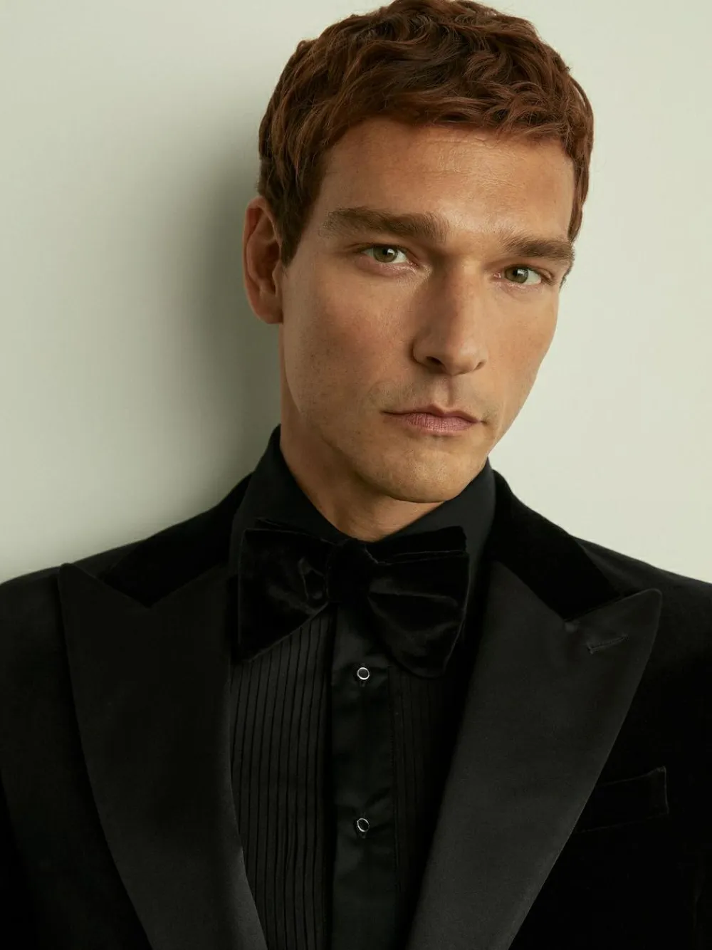 Reiss Black Hike Velvet Bow Tie