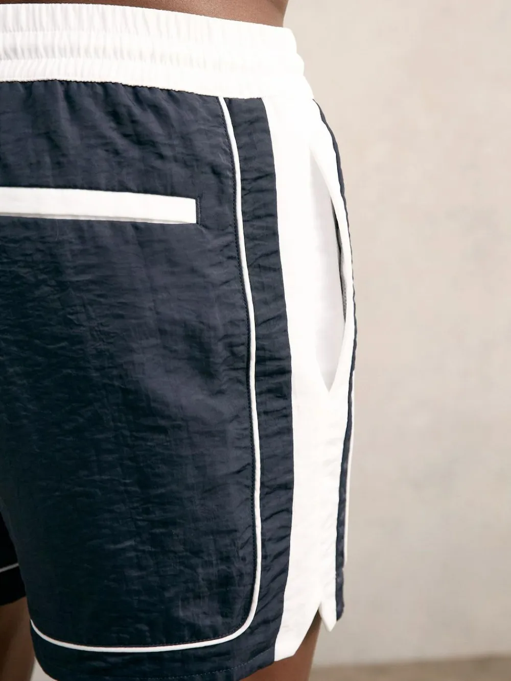 Sale Reiss Cano Colour-Block Piped-Trim Swim Shorts Navy/White