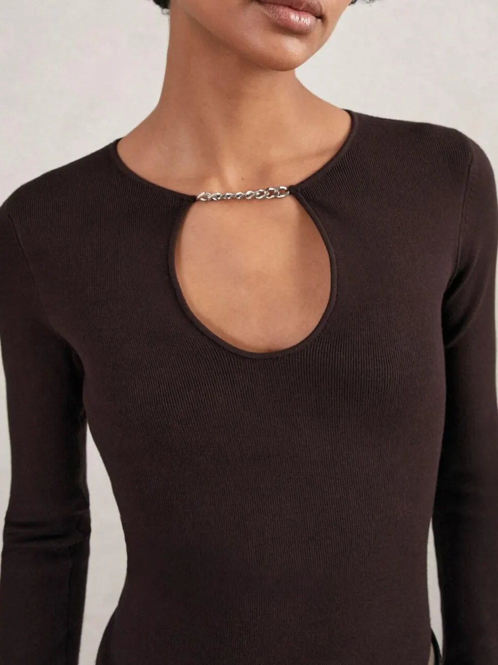 Reiss Tilly Chain-Detail Keyhole Knit Top^Women Tops & T-Shirts|Knitwear