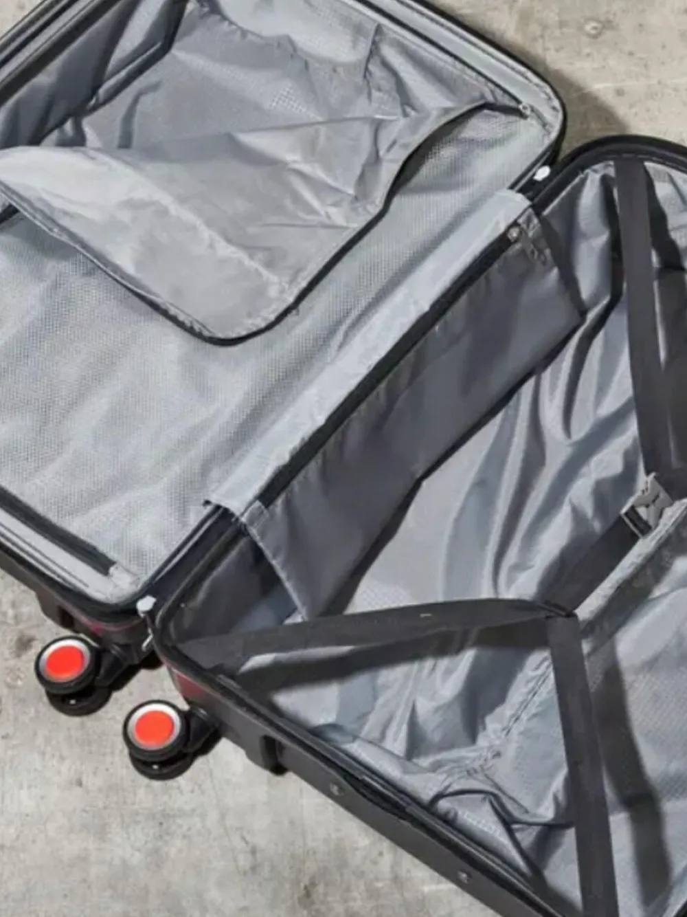 Clearance Rock Luggage Sunwave Medium Suitcase