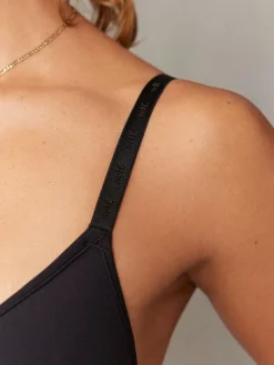 Hot self. Pad Plunge Smoothing Scoop Bra Black