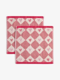 Next Set of 2 Pink Heart Face Cloths^ Towels & Bathmats