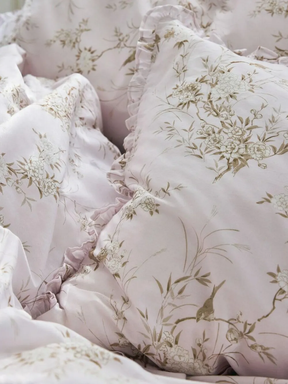 Shabby Chic by Rachel Ashwell® Bird Chinoiserie Floral Petite Ruffle Duvet Cover and Pillowcase Set^ Childrens Bedding|Branded Bedlinen