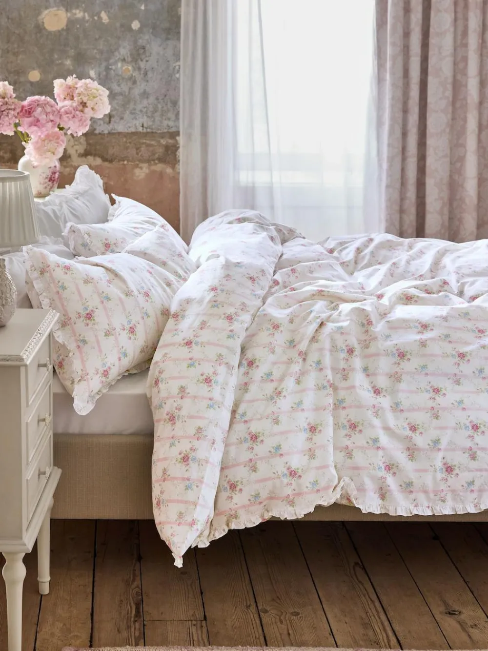 Sale Shabby Chic by Rachel Ashwell® Ditsy Floral Trellis Petite Ruffle Duvet Cover and Pillowcase Set