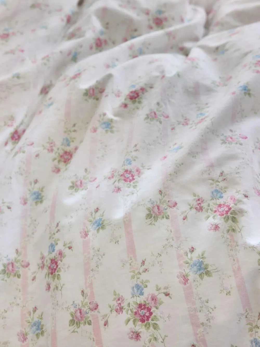 Sale Shabby Chic by Rachel Ashwell® Ditsy Floral Trellis Petite Ruffle Duvet Cover and Pillowcase Set
