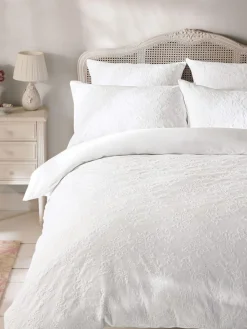 Shabby Chic by Rachel Ashwell® White Textured Floral Matelasse Duvet Cover and Pillowcase Set^ Childrens Bedding|Bedsets & Duvet Covers