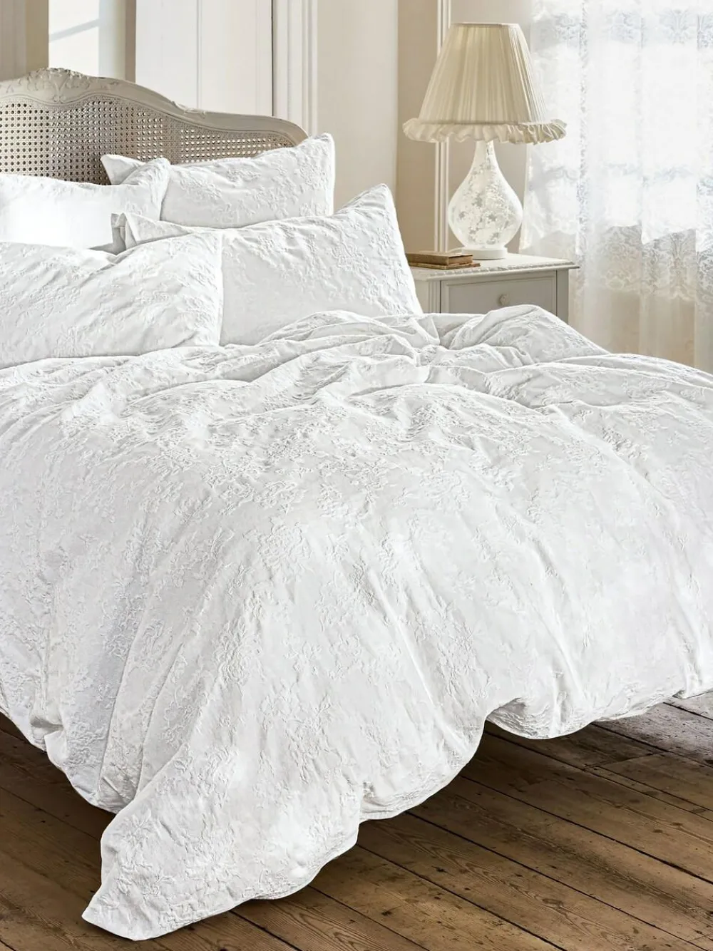 Shabby Chic by Rachel Ashwell® White Textured Floral Matelasse Duvet Cover and Pillowcase Set^ Childrens Bedding|Bedsets & Duvet Covers