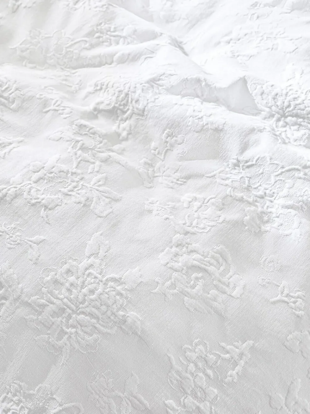 Shabby Chic by Rachel Ashwell® White Textured Floral Matelasse Duvet Cover and Pillowcase Set^ Childrens Bedding|Bedsets & Duvet Covers