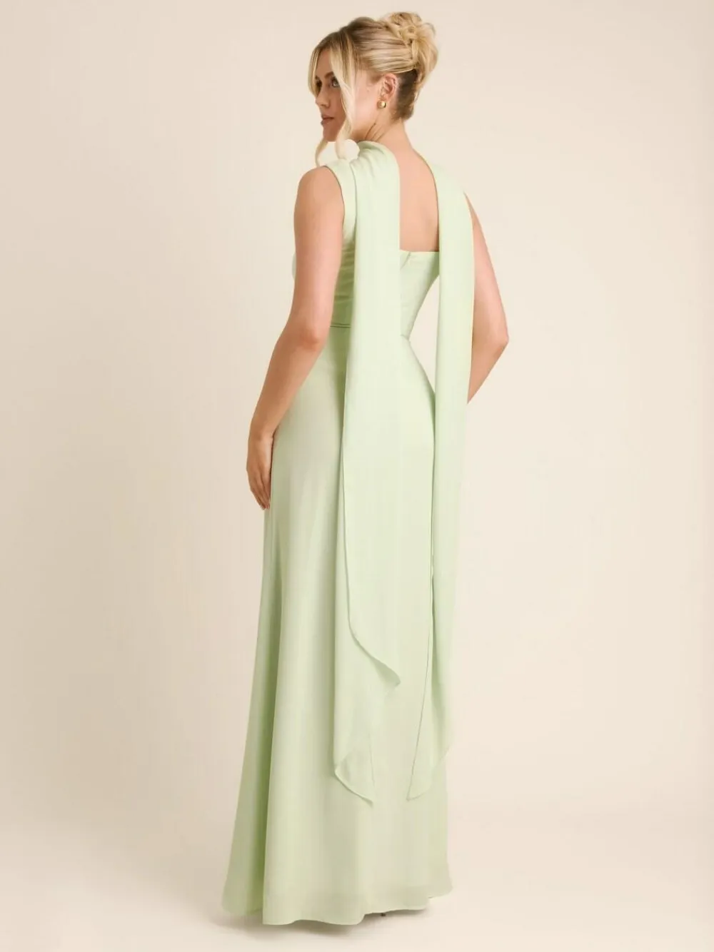 New Six Stories Green Square Neck Crepe Bridesmaid Dress with Neck Scarf