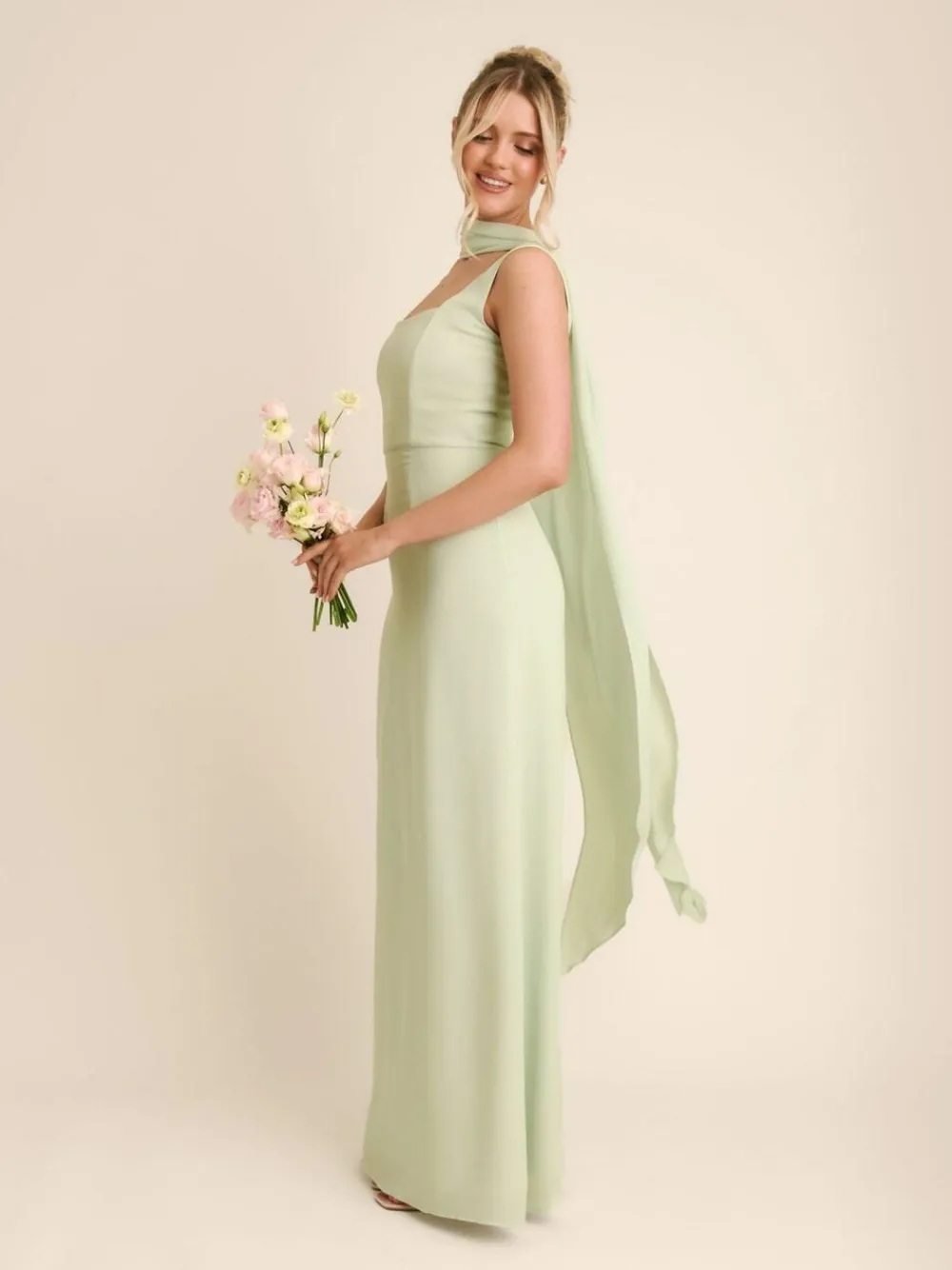 New Six Stories Green Square Neck Crepe Bridesmaid Dress with Neck Scarf