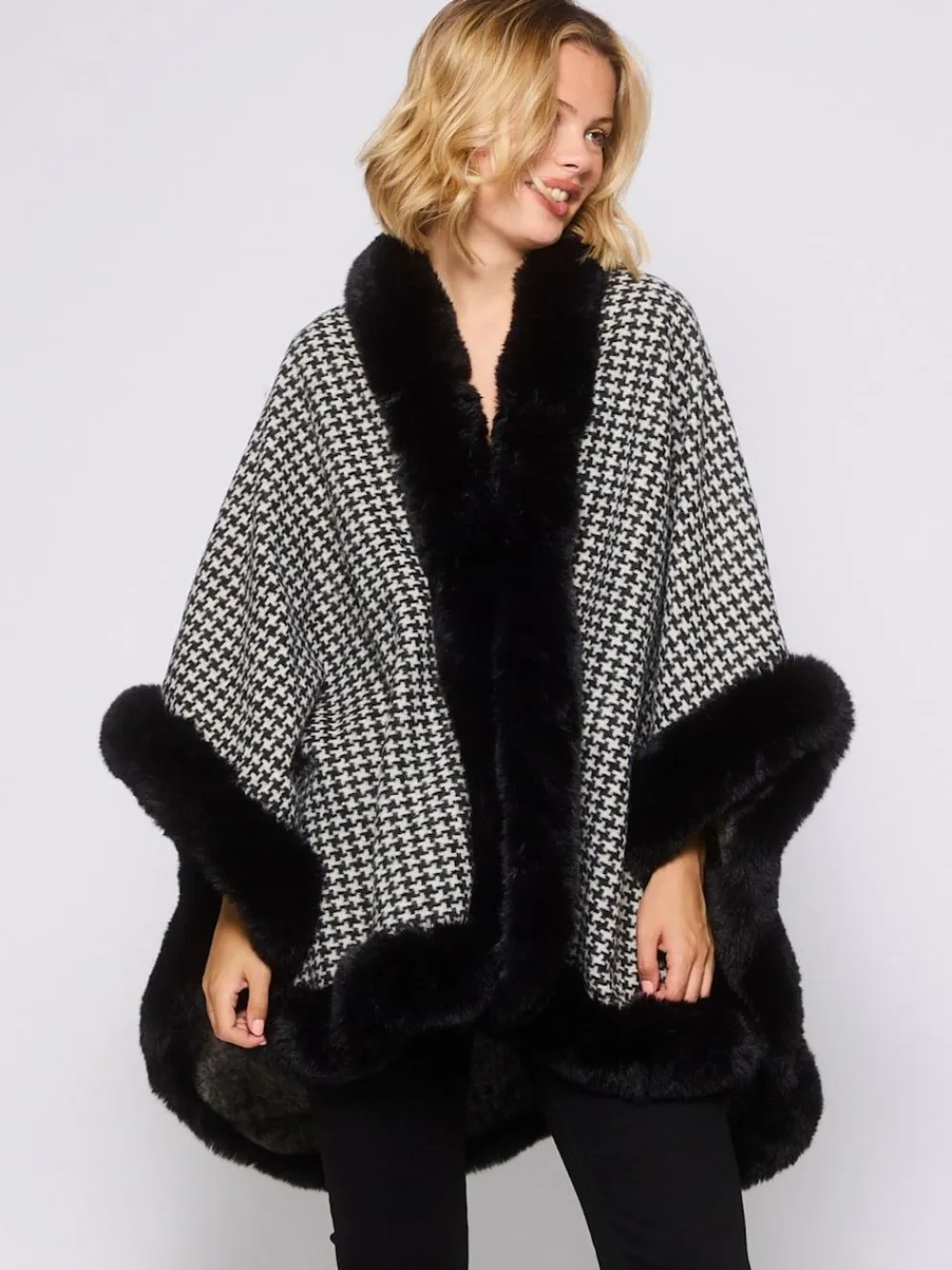South Beach Faux Fur Trim Cape^Women Swimwear