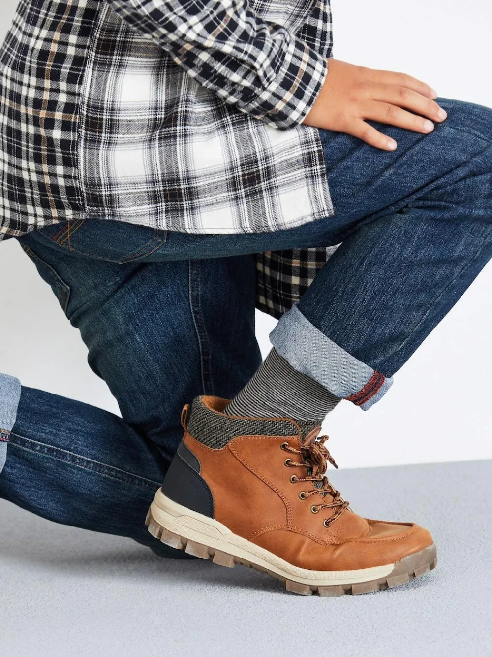 Online Next Standard Fit (F) Thinsulate Lined Walking Boots Tan Brown