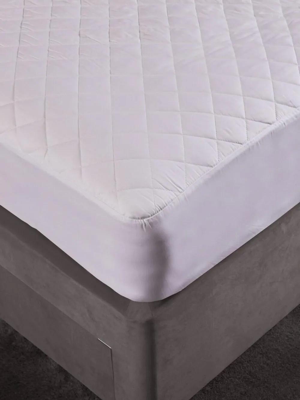 The Linen Consultancy TLC 5 Star Hotel Concept Pure Cotton Quilted White Mattr Protector^ Duvets & Pillows