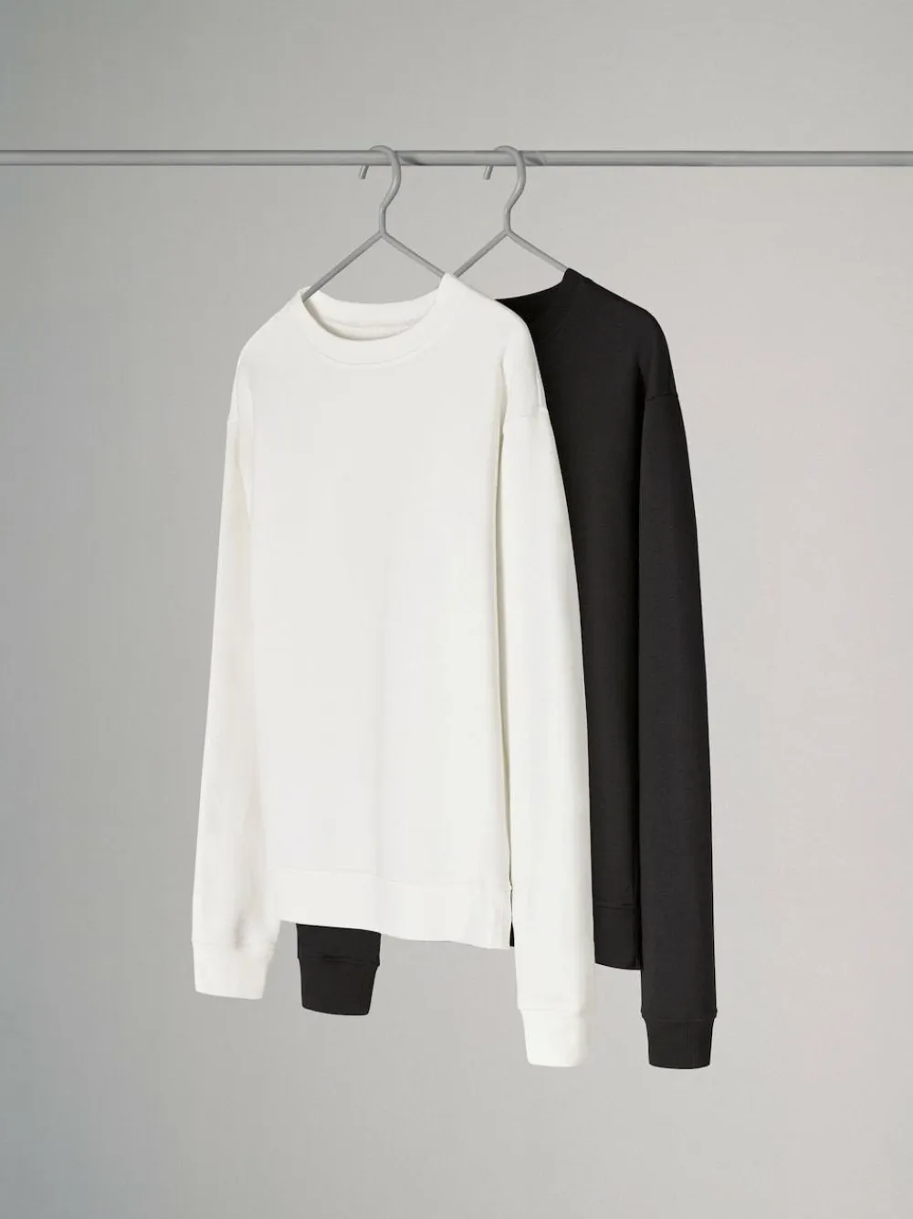 The Set 2 Pack Crew Neck Sweatshirts Black/Cream^Women Loungewear