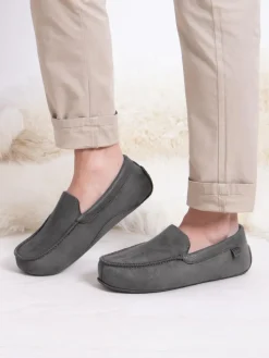 Best Totes Mens Isotoner Square Patterned Smart Moccasin Slippers Grey