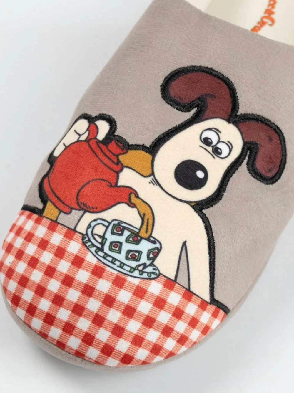 Online Vanilla Underground Brown Wallace And Gromit Multi Character Slippers