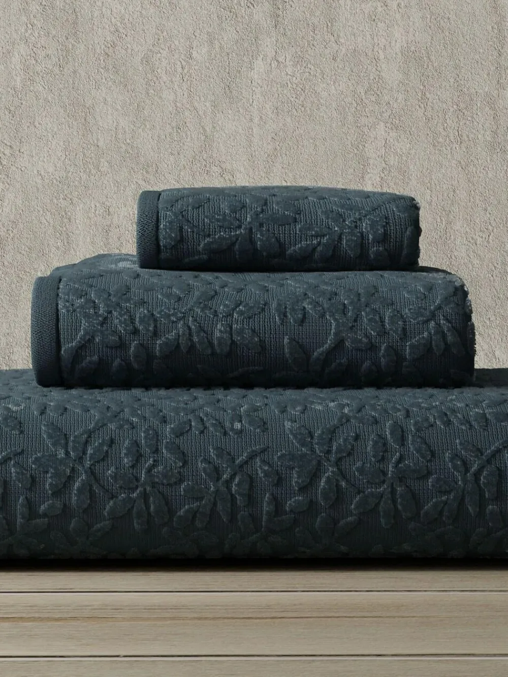 Vantona Jacquard Leaf 500gsm 100% Cotton Towel^ Towels & Bathmats