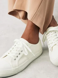 Next Canvas Baseball Trainers White