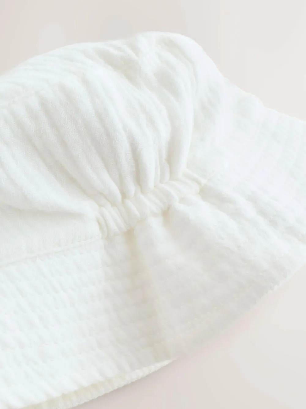 Next White Crinkle Baby Bucket Hat^BOY Newborn Accessories|Unisex