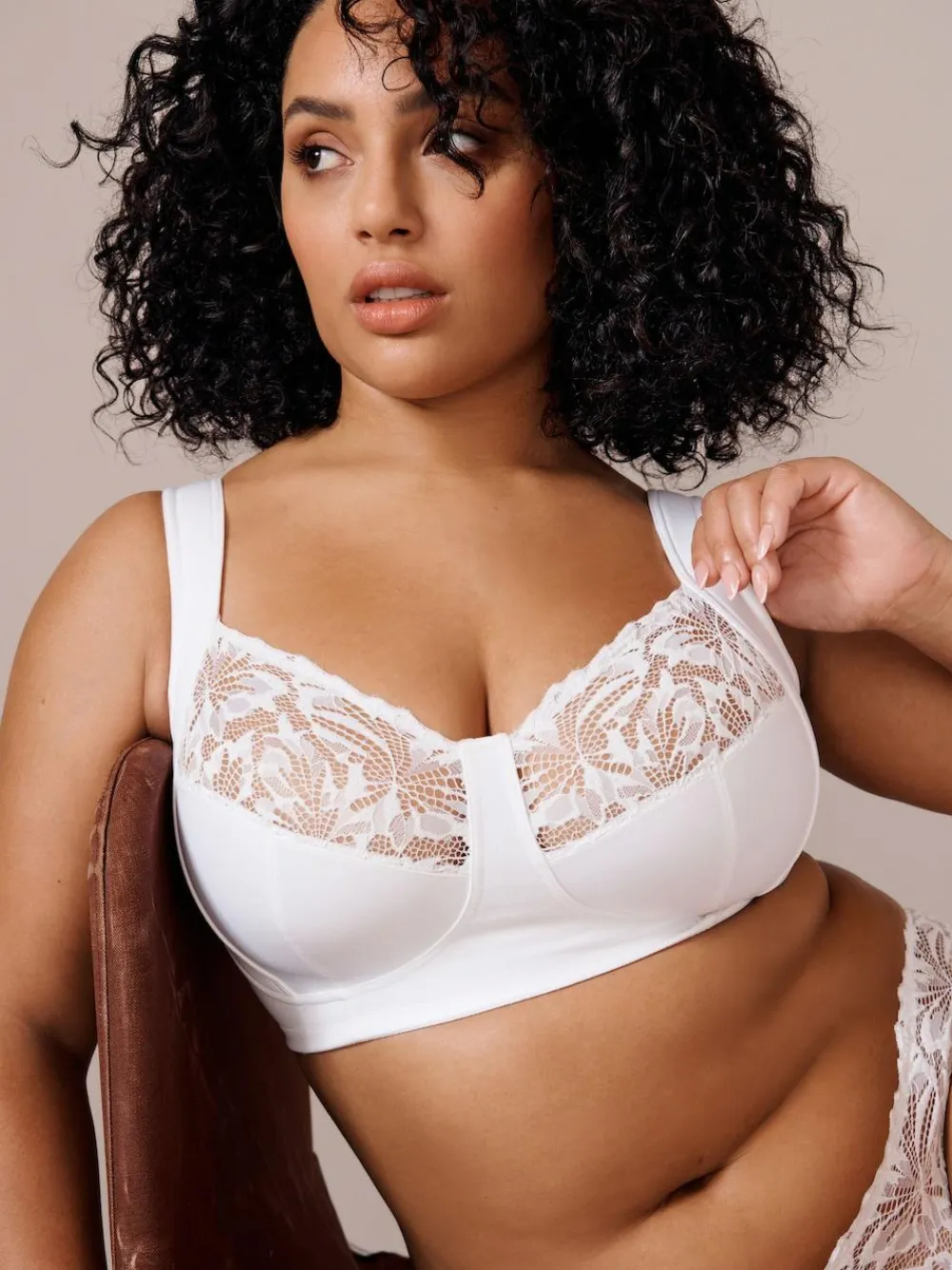 Online Next F-K Ultimate Comfort Cup Padded Strap Non Pad Non Wired Bra with Side Support White