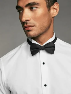 Best Next White Regular Fit Slim Fit Single Cuff Shirt With Wing Collar And Bow Tie Pack