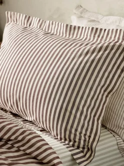 Outlet Yard Beetroot Burgundy Red Set of 2 Hebden Melange Stripe 100 Cotton Pillowcases