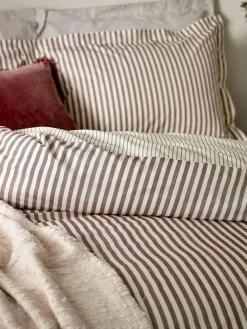 Outlet Yard Beetroot Burgundy Red Set of 2 Hebden Melange Stripe 100 Cotton Pillowcases