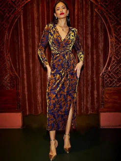 Outlet Yumi Velour Stretch Midi Dress With Long Sleeves Gold